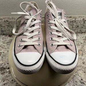 Converse Low Top Sneakers Lavender and White